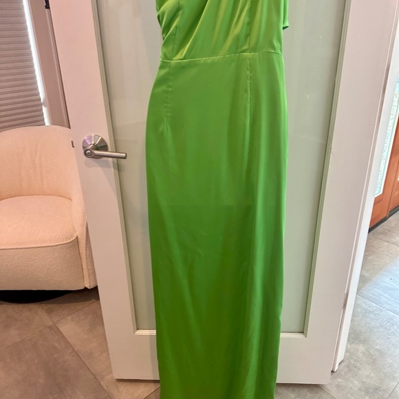 New w/Tags!! Amur Deena One Shoulder Gown in Green Daylily, size 4 - Picture 12 of 16